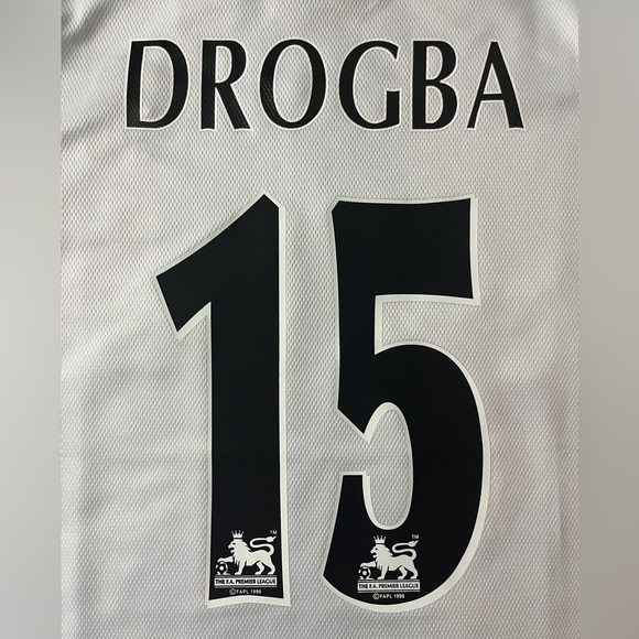 Drogba #15 2004 M-XL Jersey Away Chelsea White Retro - Picture 3 of 4